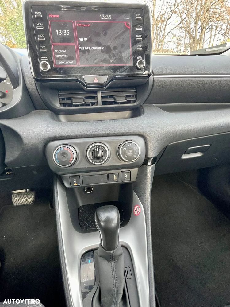 Toyota Yaris - 11