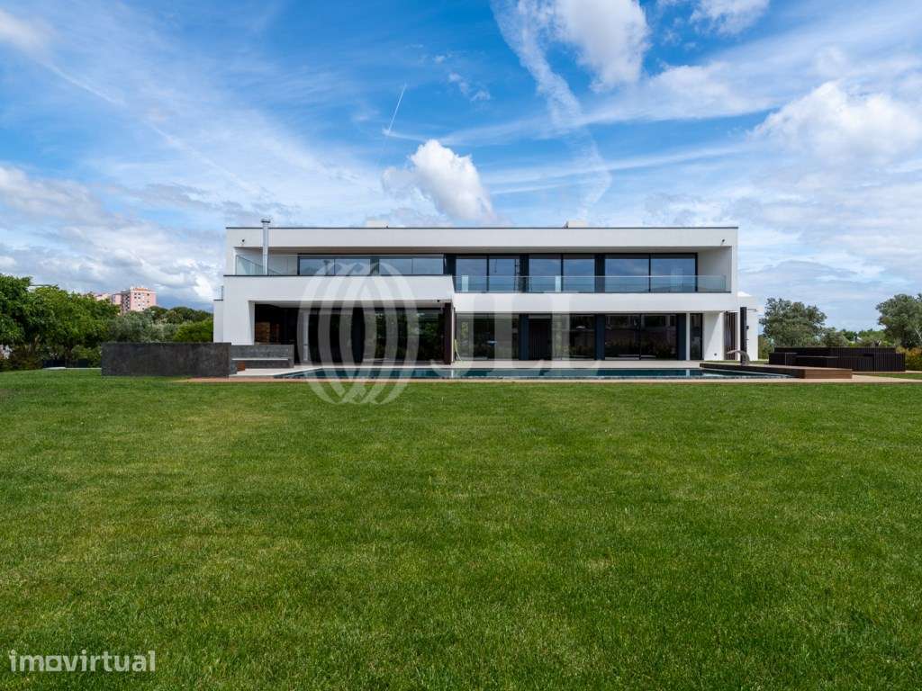 Moradia T5 com jardim e piscina Barcarena, Oeiras - Grande imagem: 2/53