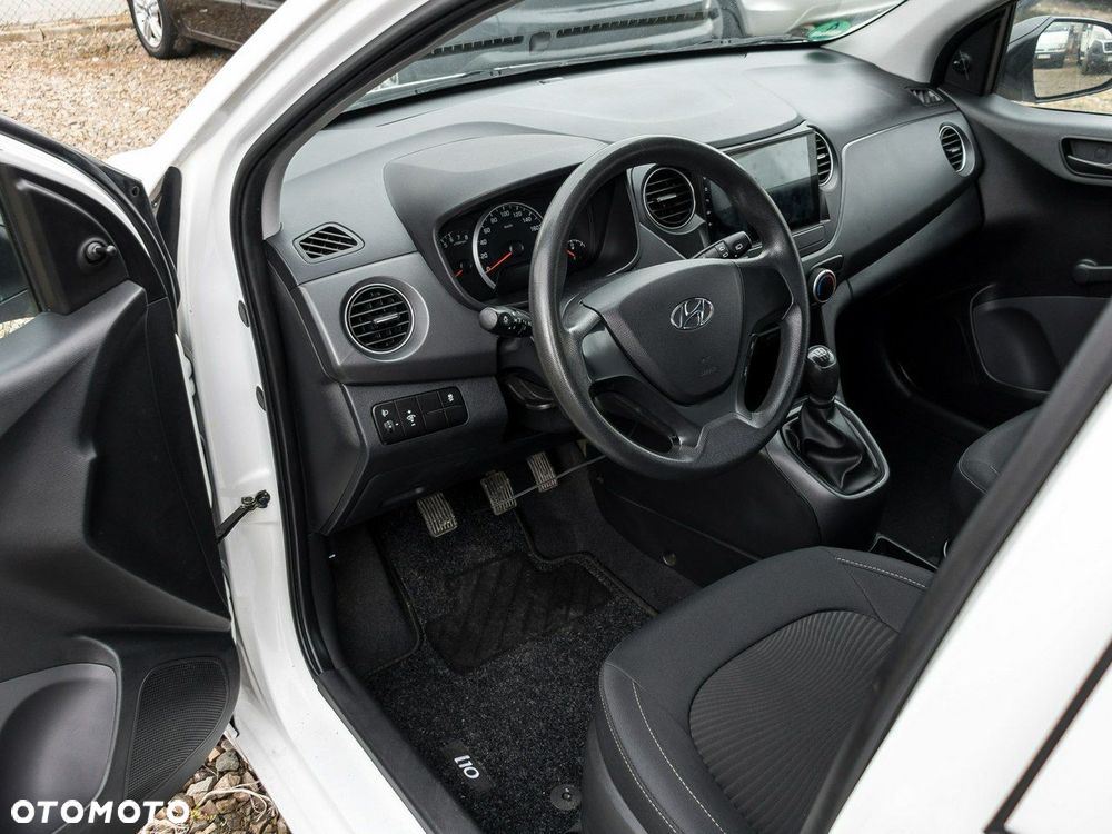 Hyundai i10 1.0 - 13