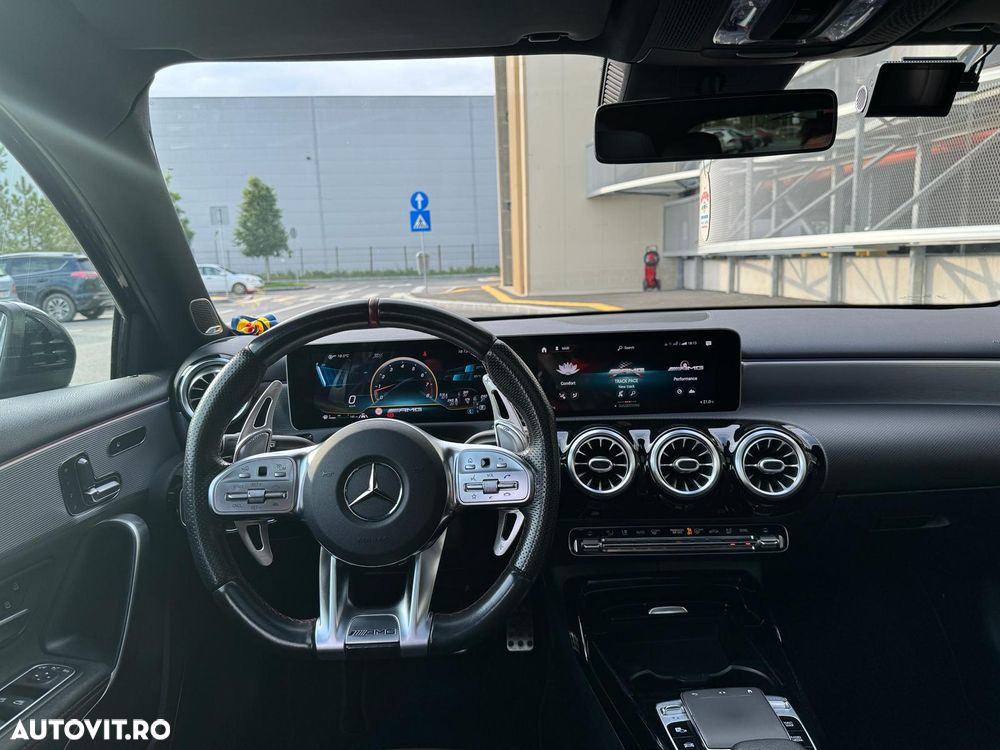 Mercedes-Benz A 35 AMG - 5