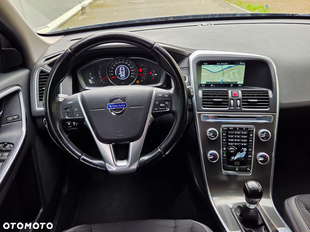 Volvo XC 60 D4 Momentum - 6