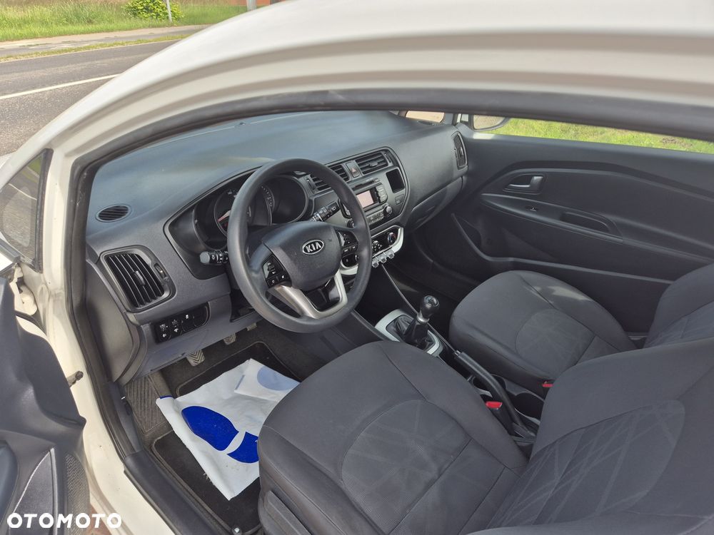 Kia Rio - 7