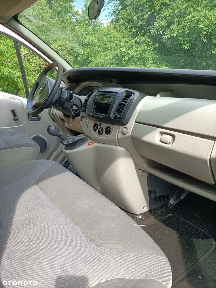 Opel Vivaro - 8