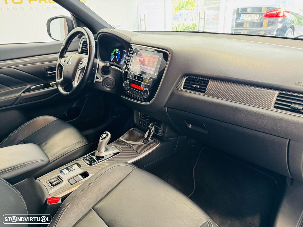 Mitsubishi Outlander 2.4 Instyle - 10
