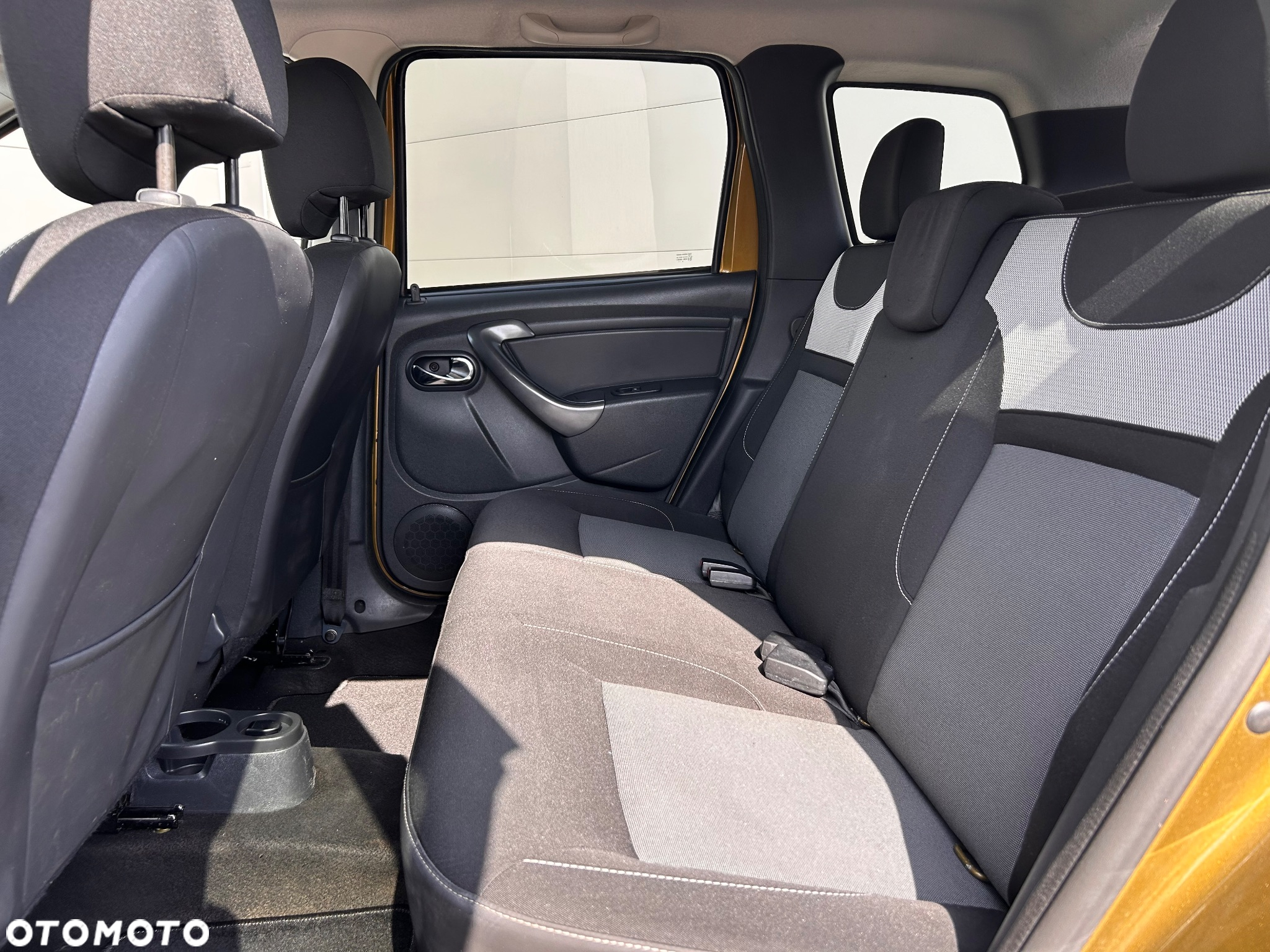 Dacia Duster 1.6 SCe Laureate S&S - 17