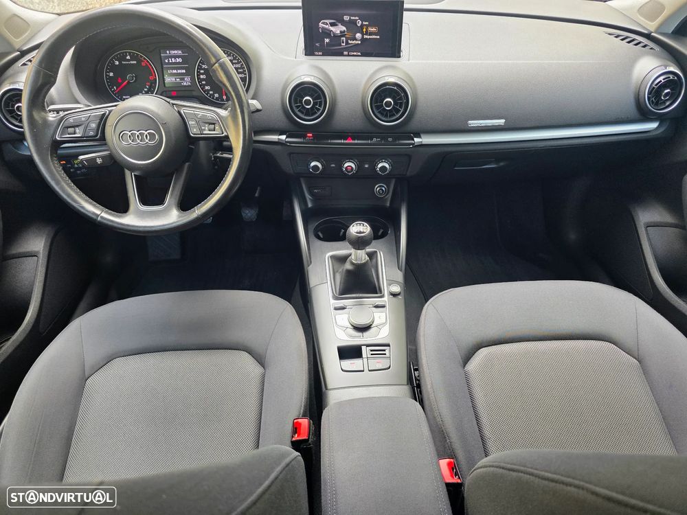 Audi A3 Sportback 1.6 TDI Design - 26