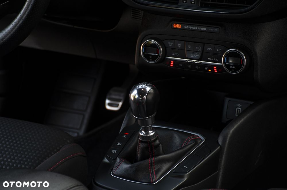 Ford Focus - 13