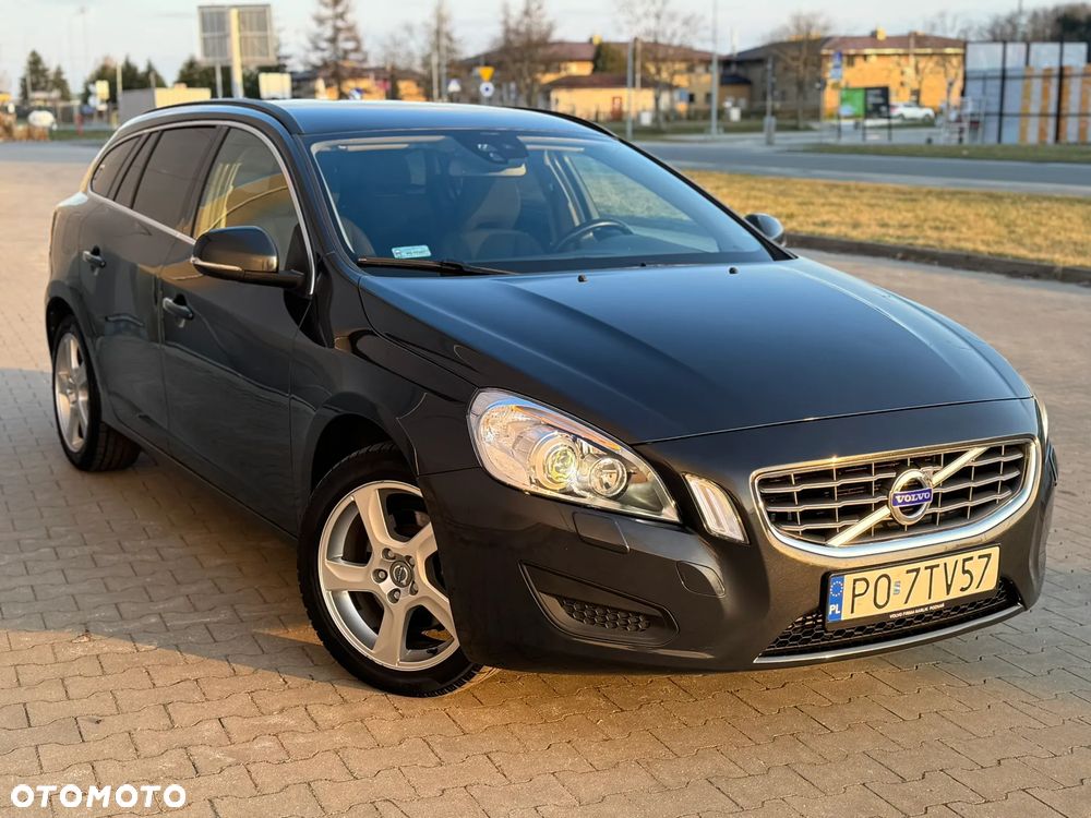 Volvo V60 D3 Geartronic Momentum - 2