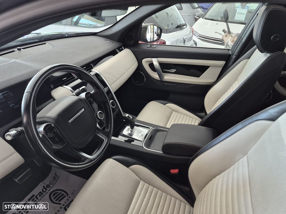 Land Rover Discovery Sport P300e R-Dynamic S - 51