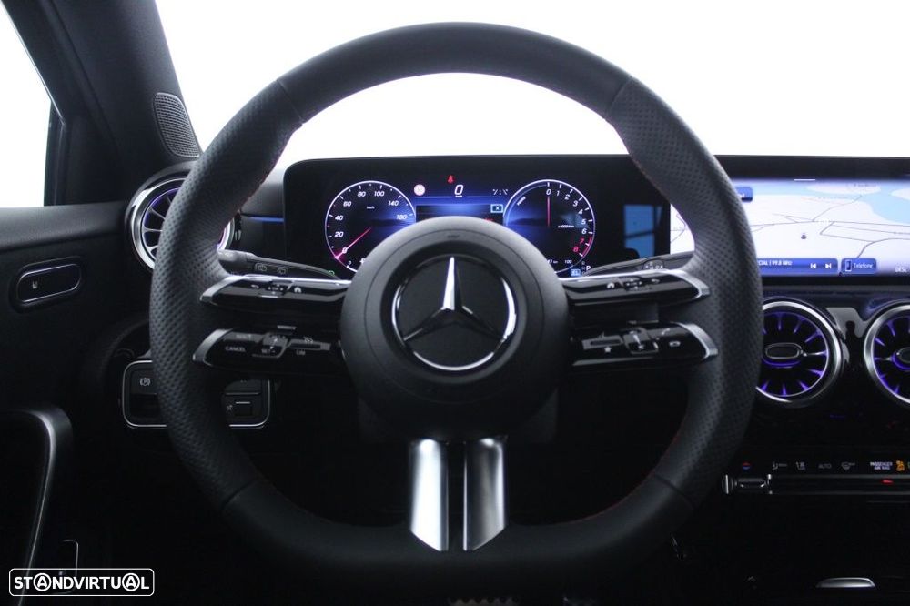 Mercedes-Benz A 250 e AMG Line - 19