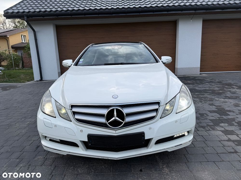 Mercedes-Benz Klasa E 300 BlueEFFICIENCY 7G-TRONIC Avantgarde - 17