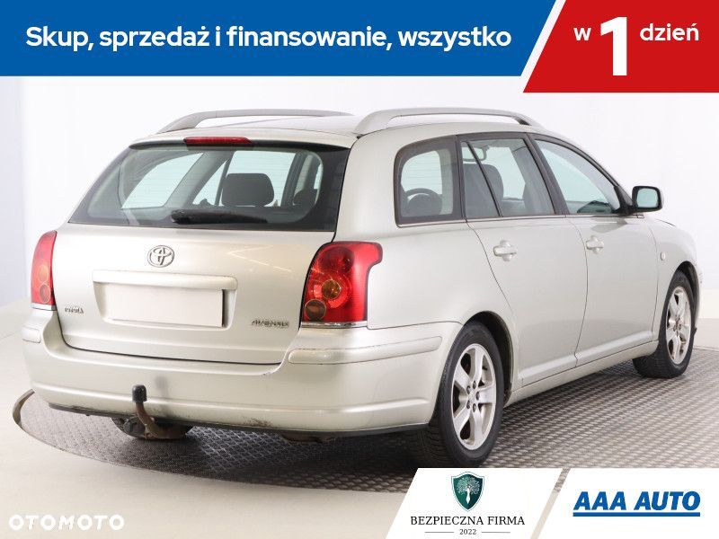 Toyota Avensis - 6