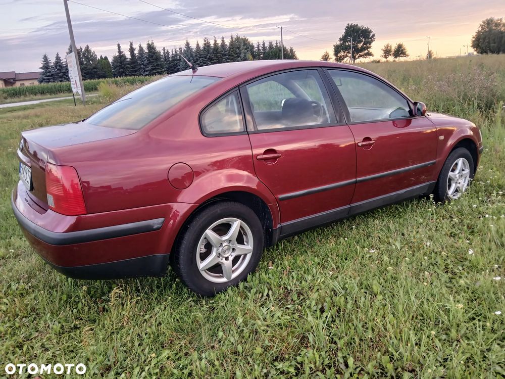 Volkswagen Passat 1.8 Comfortline - 15