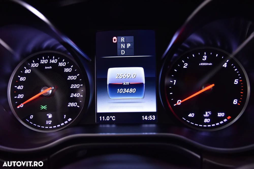 Mercedes-Benz V - 11