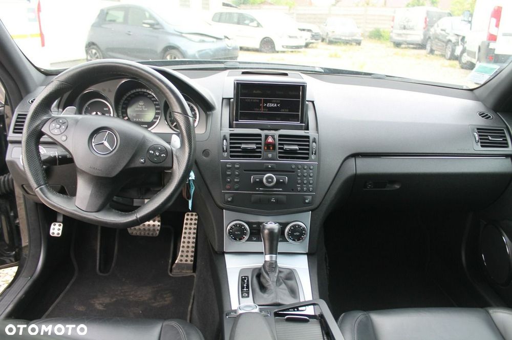 Mercedes-Benz Klasa C 63 AMG - 11