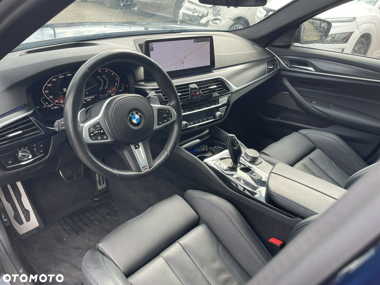 BMW Seria 5 M550i xDrive sport - 6
