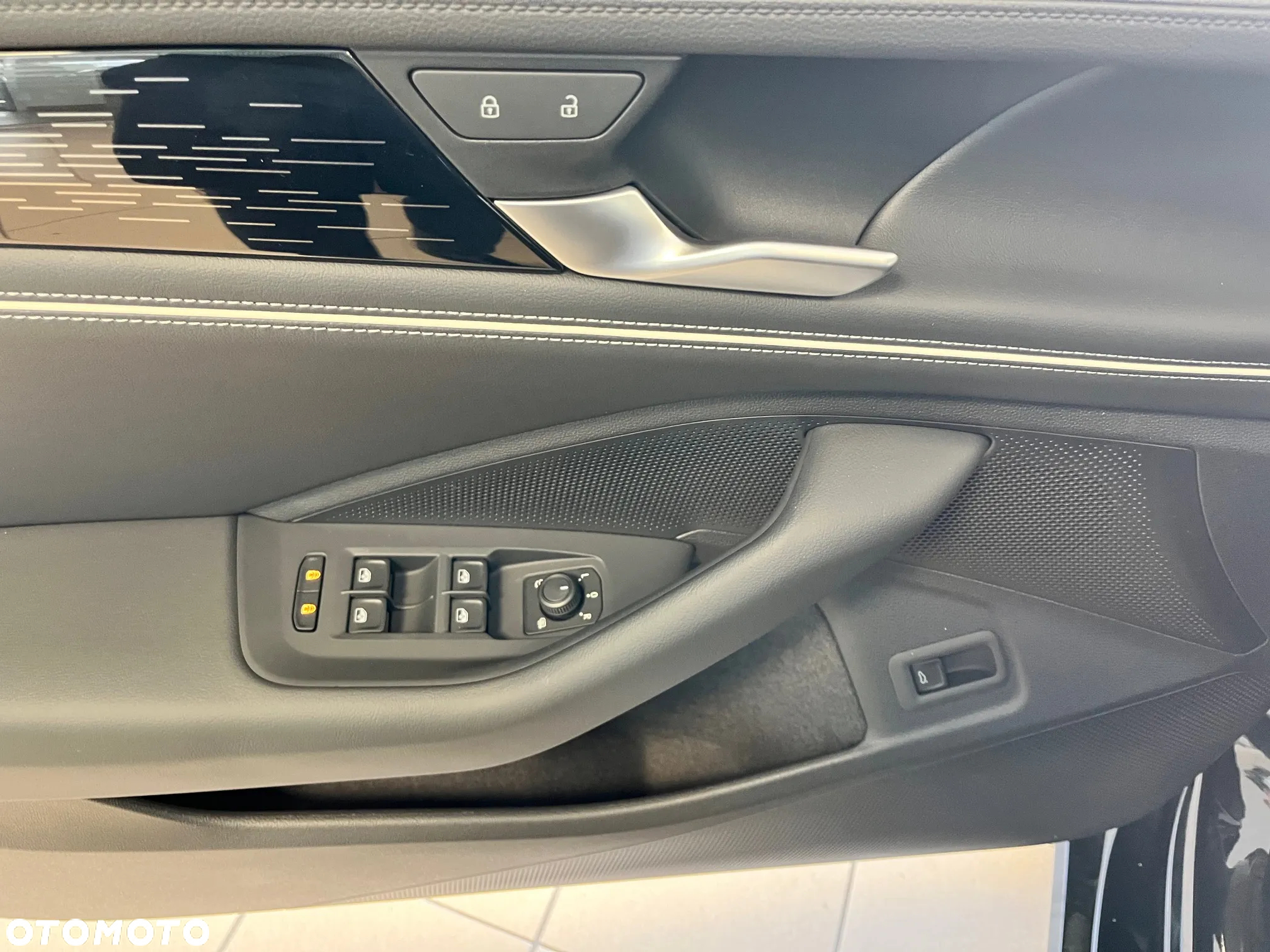 Volkswagen Passat - 12
