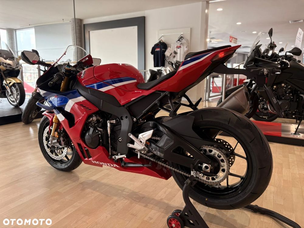 Honda CBR - 9