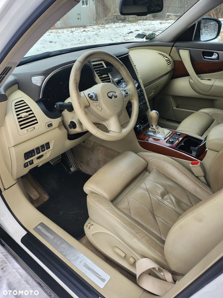 Infiniti Q70 3.0d S - 6