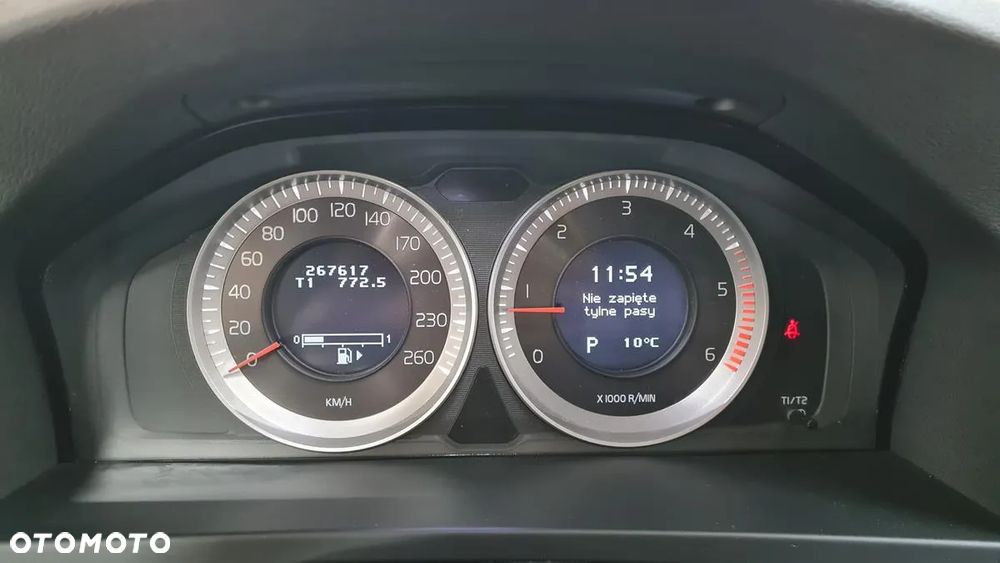 Volvo V60 D5 AWD R-Design Momentum - 20
