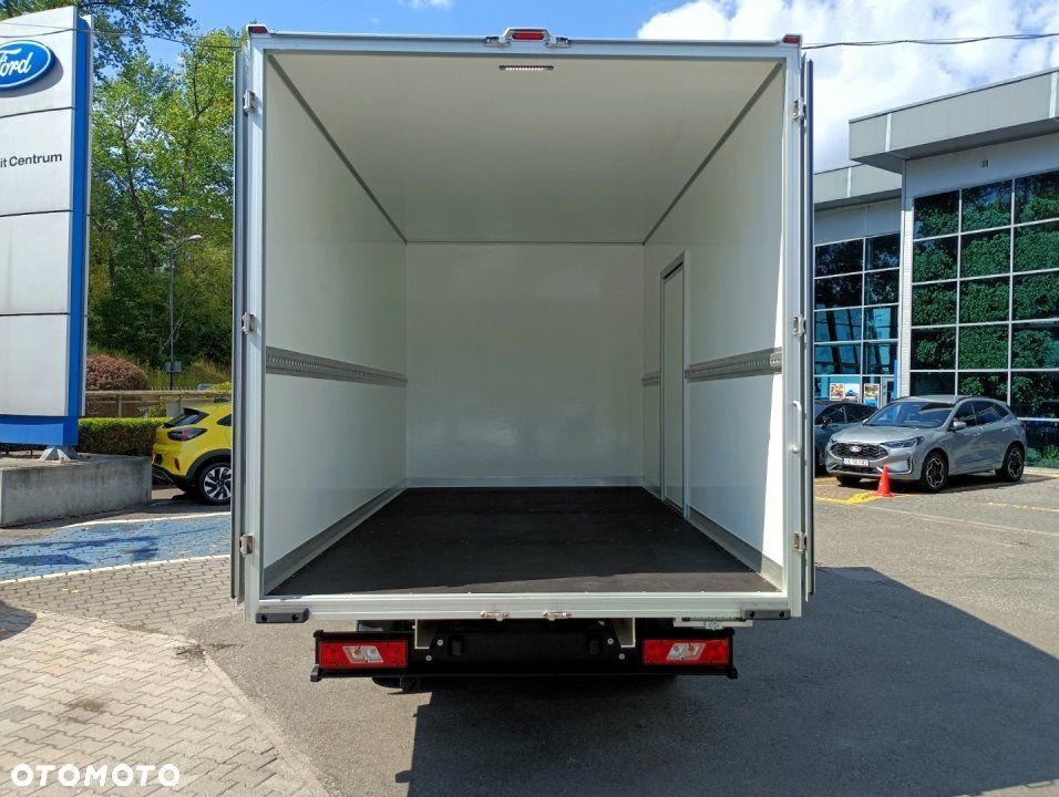 Ford Transit - 10