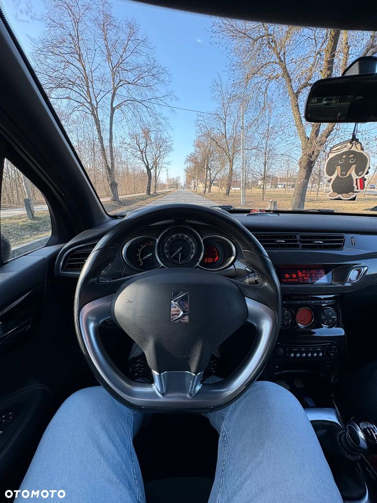 Citroën DS3 e-HDi 110 FAP SportChic - 4