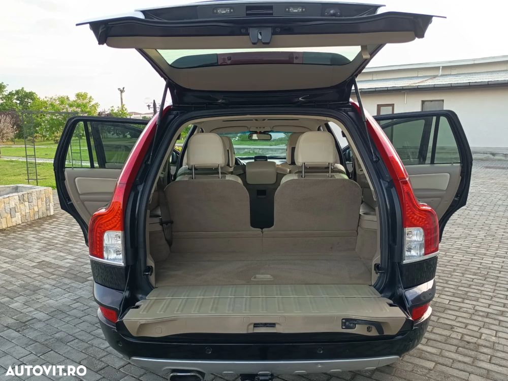 Volvo XC 90 - 8