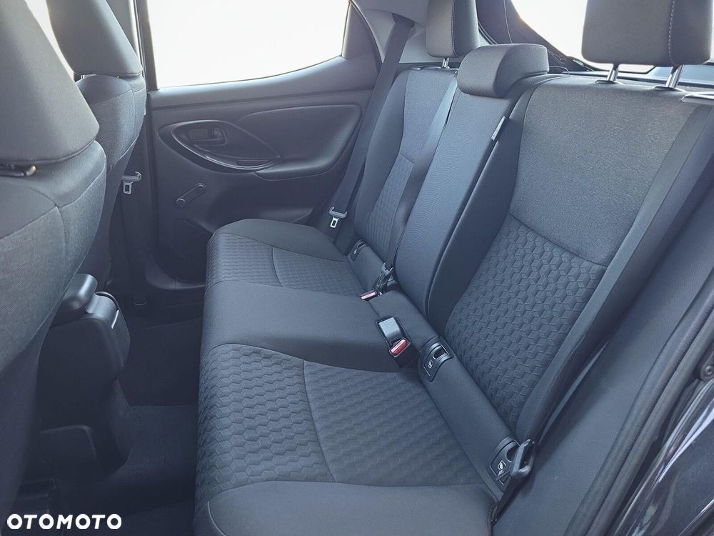 Toyota Yaris - 25