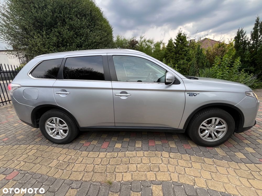 Mitsubishi Outlander - 3