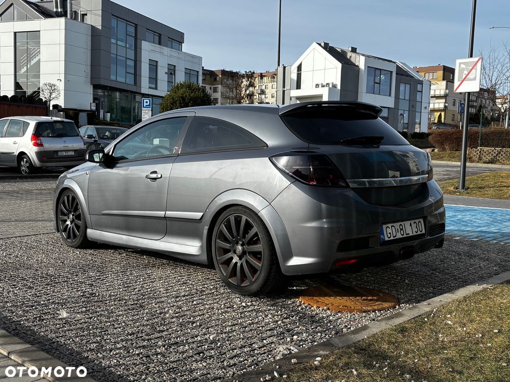 Opel Astra 2.0 T OPC - 7