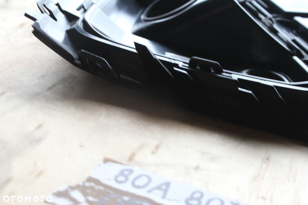 KRATKA ZDERZAKA LEWA AUDI Q5 80A LIFT S LINE 80A807679AG 2023 - 12