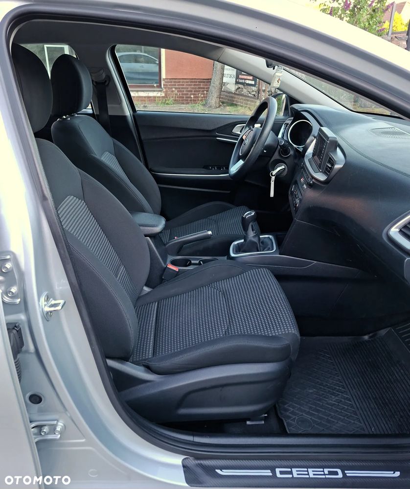 Kia Ceed - 25
