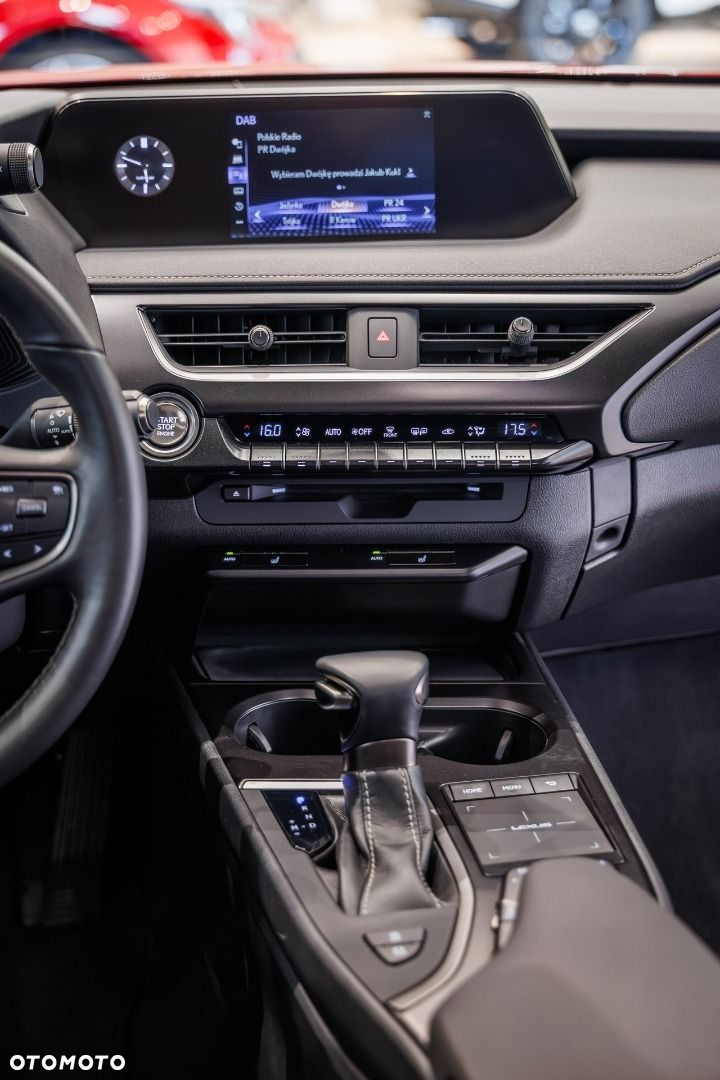 Lexus UX - 34