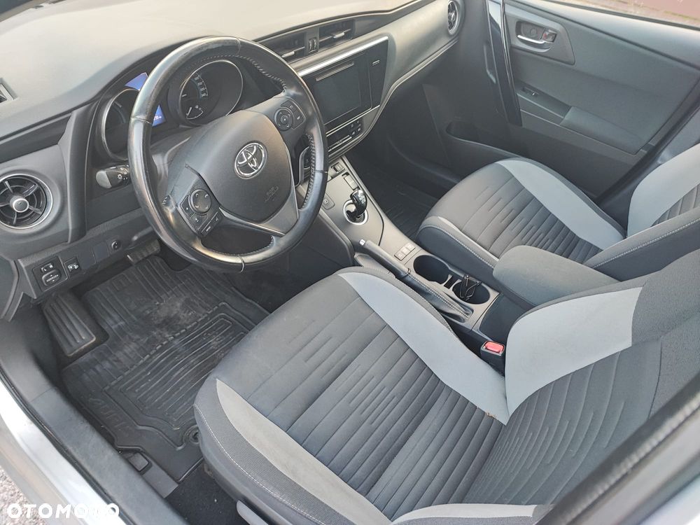 Toyota Auris Hybrid 135 Premium - 24