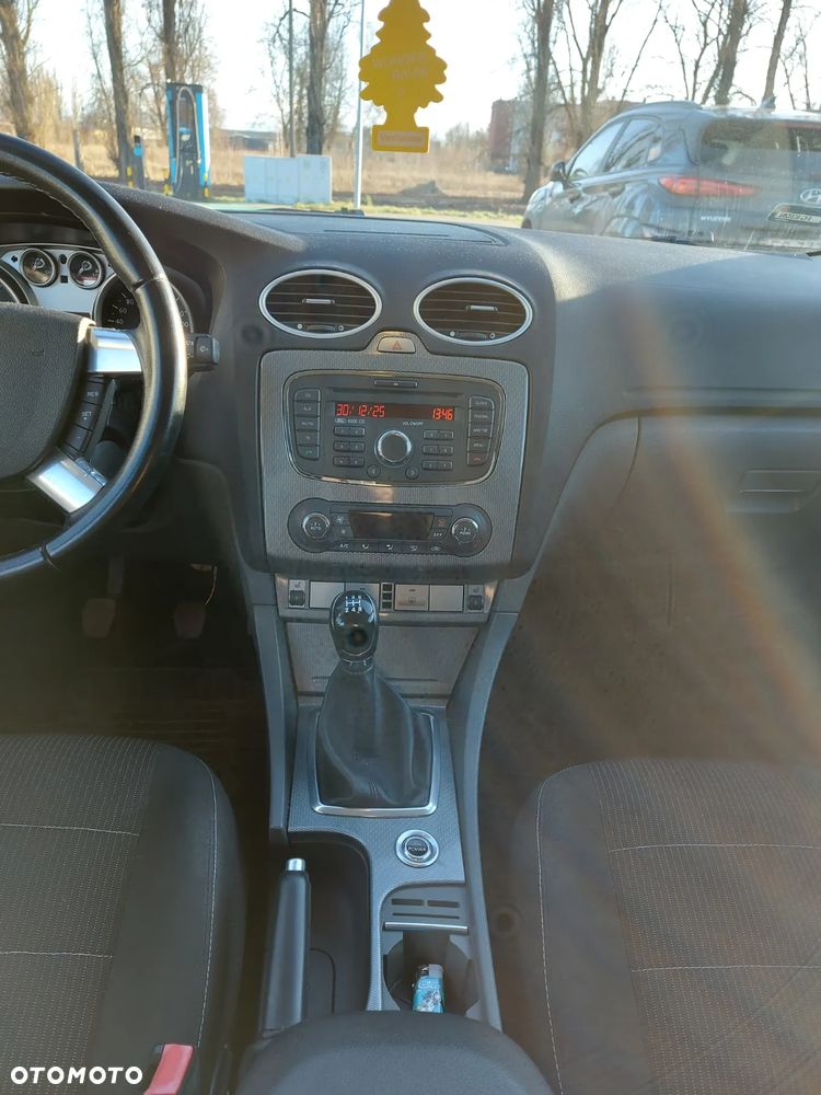 Ford Focus 1.6 16V Titanium - 15
