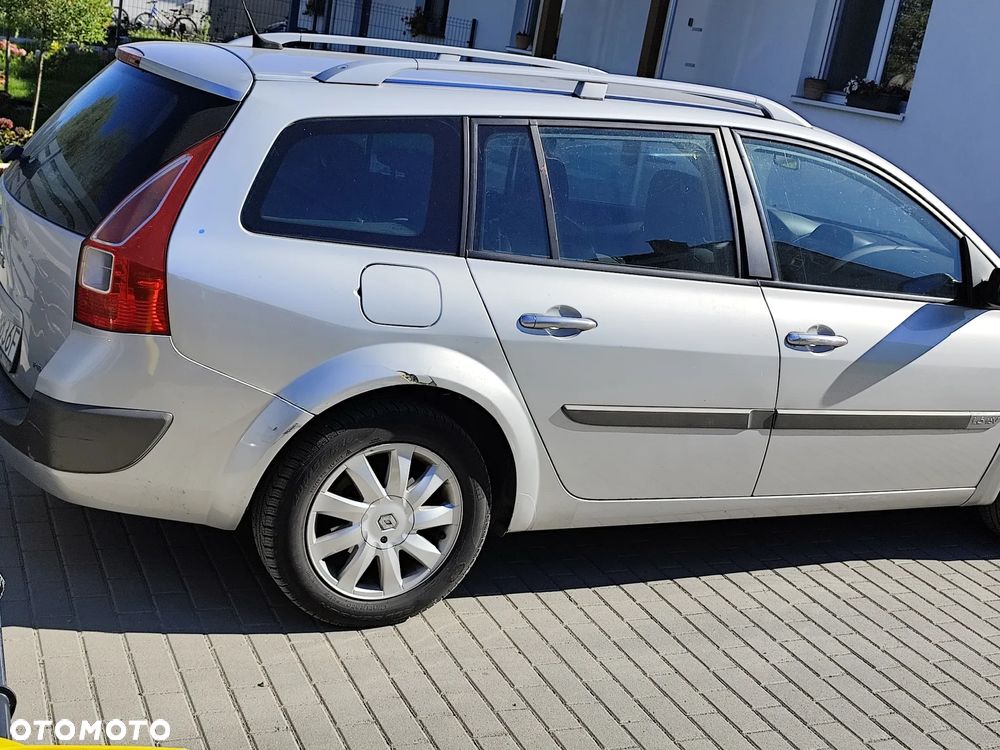 Renault Megane ver-ii-1-6-16v-confort-authentique - 4