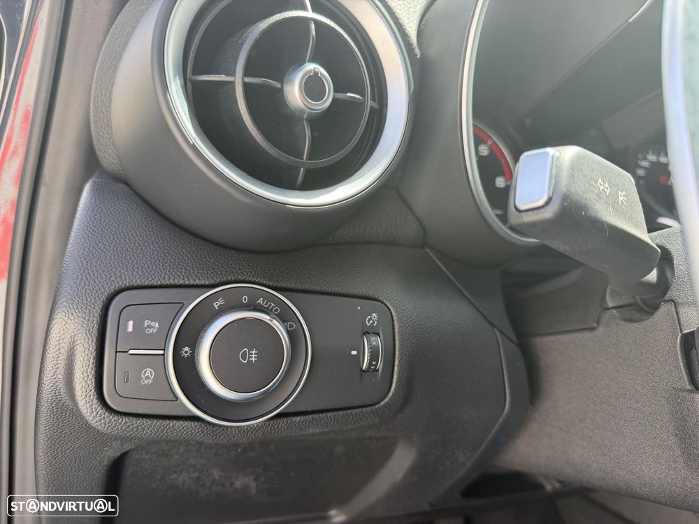Alfa Romeo Giulia 2.2 D Super AT8 - 11