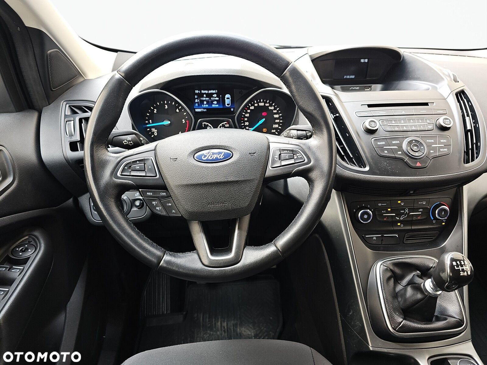 Ford Kuga - 12