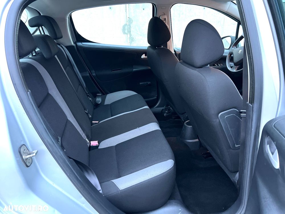 Peugeot 207 95 VTi Urban Move - 11