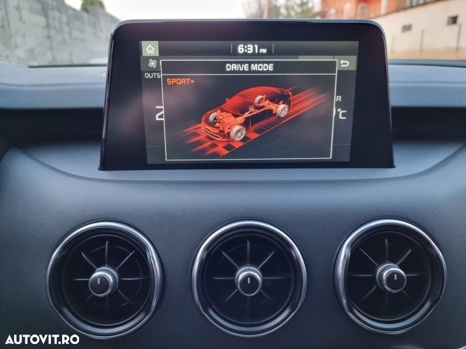 Kia Stinger 2.2 CRDI AWD GT Line - 34
