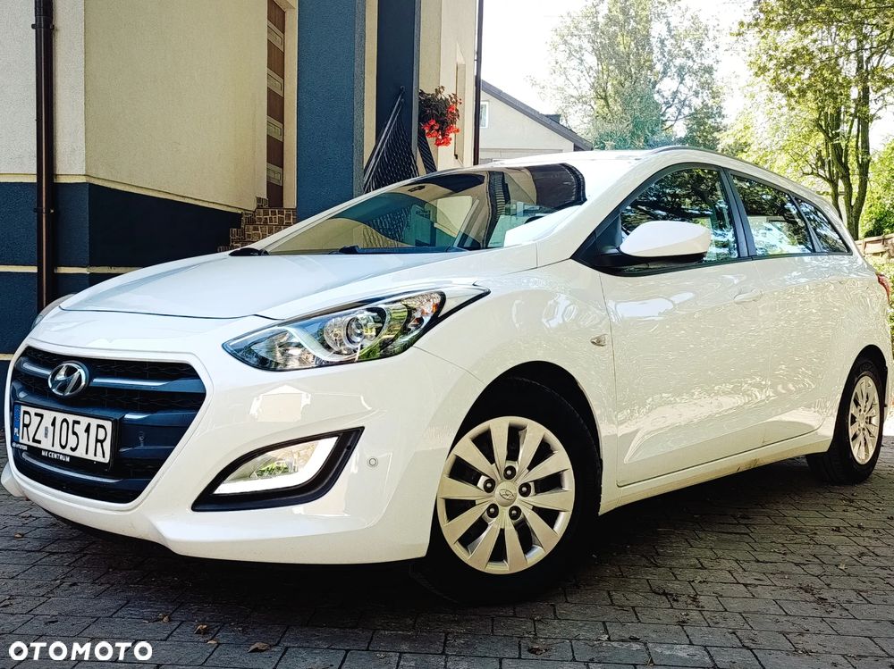 Hyundai i30 1.6 GDI BlueDrive Classic + - 1