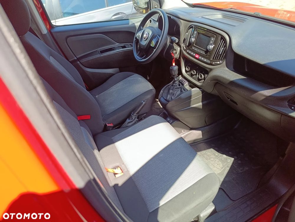 Fiat Doblo Maxi z LPG 3 osobowy - 23