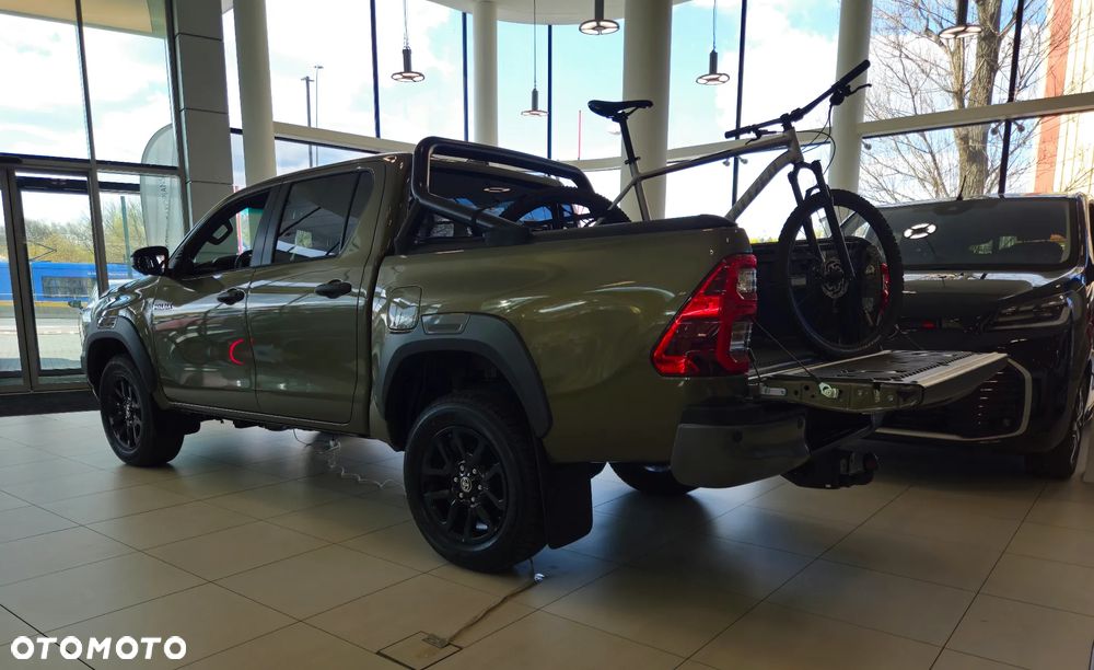 Toyota Hilux 2.8 D-4D Double Cab Invincible 4x4 - 5