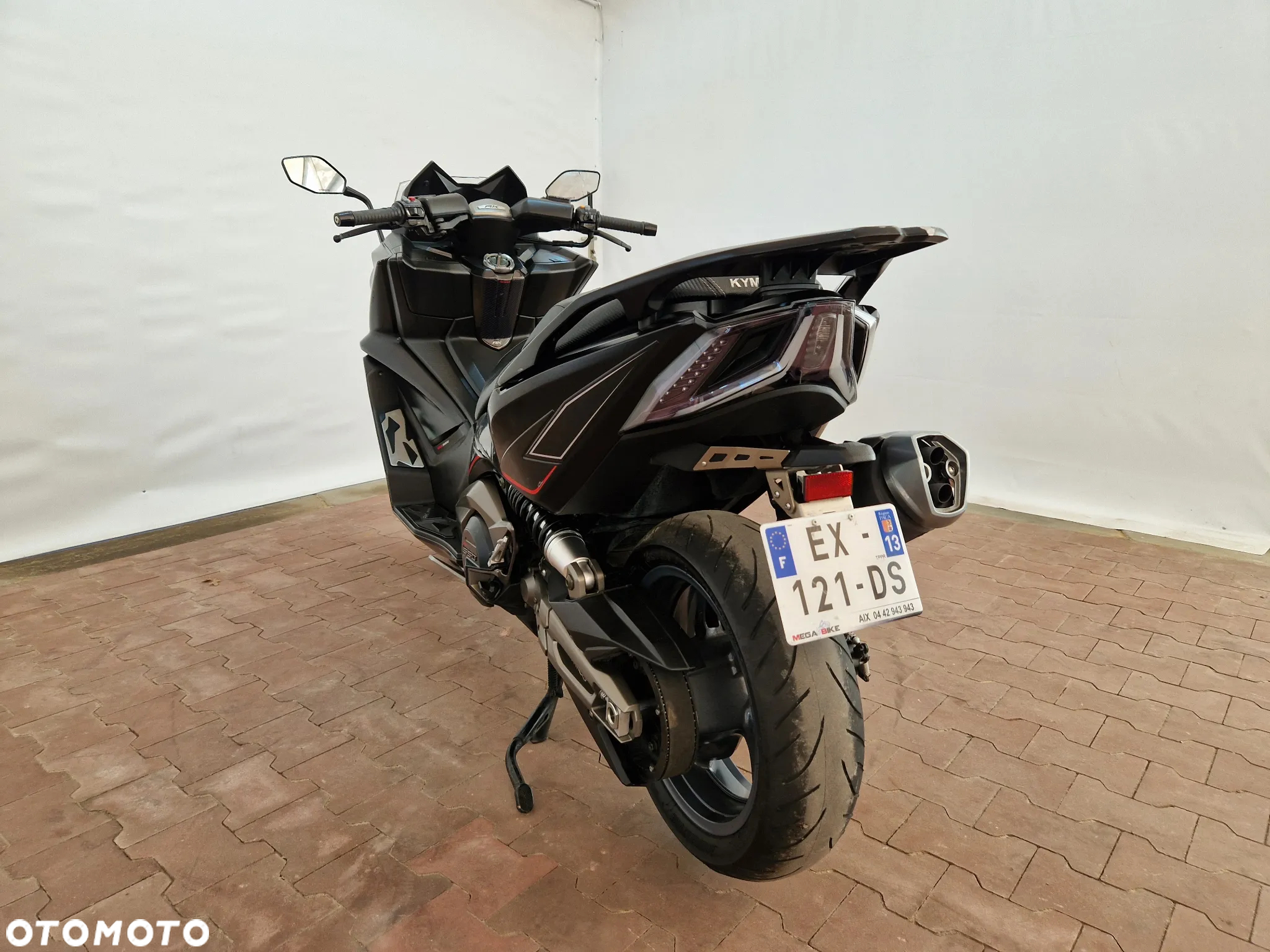 Kymco AK 550 - 13