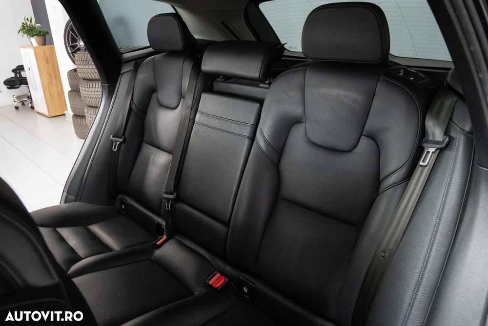 Volvo XC 60 T5 Geartronic Momentum Pro - 18