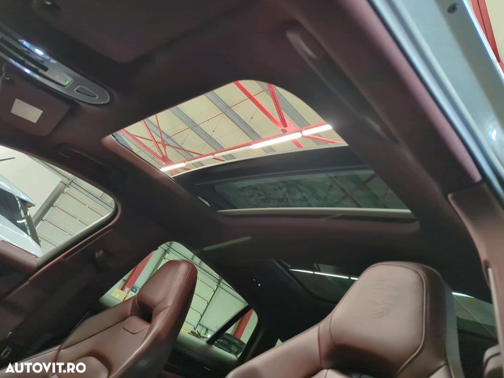 Porsche Panamera 4 E-Hybrid - 8