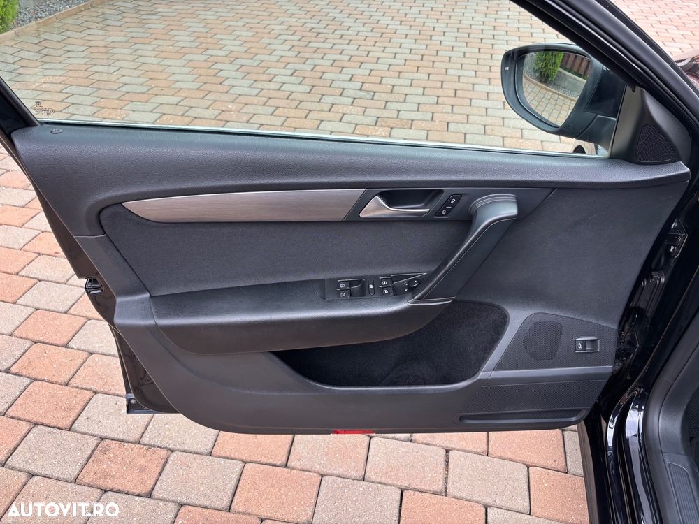Volkswagen Passat 2.0 TDI BlueMotion Technology DPF Comfortline - 22
