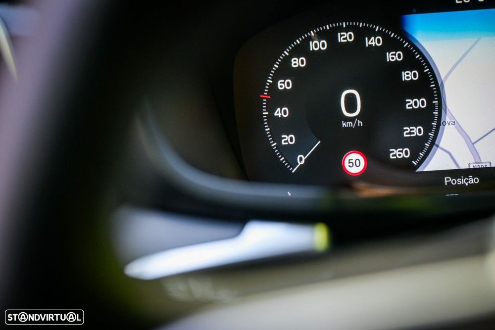 Volvo V60 2.0 D3 Momentum - 36