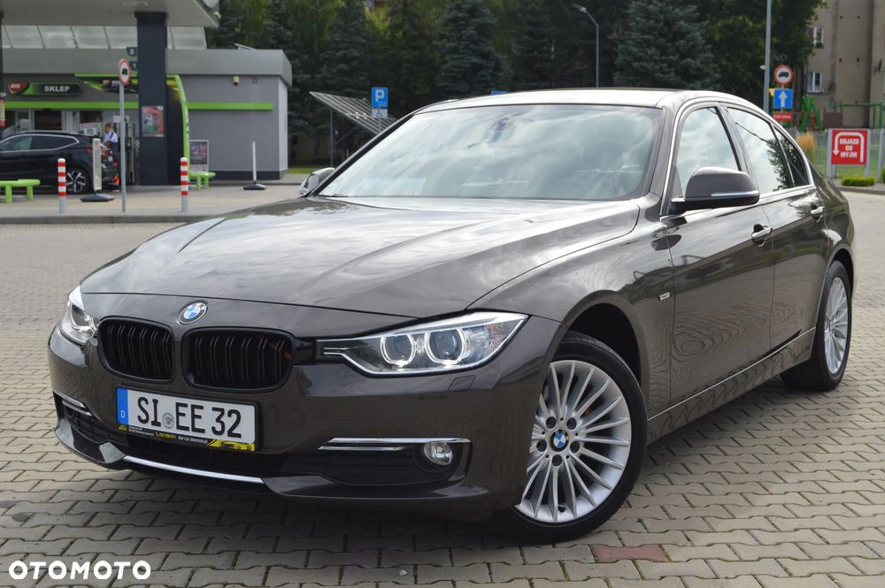 BMW Seria 3 318d Luxury Line - 9