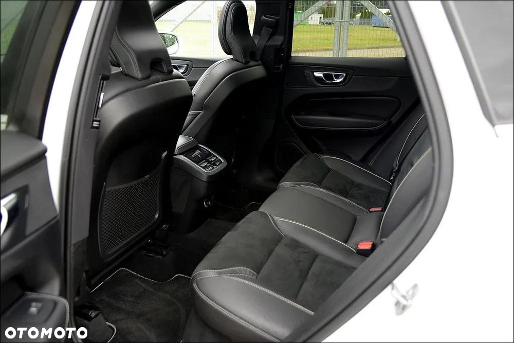 Volvo XC 60 D4 SCR AWD R-Design - 9